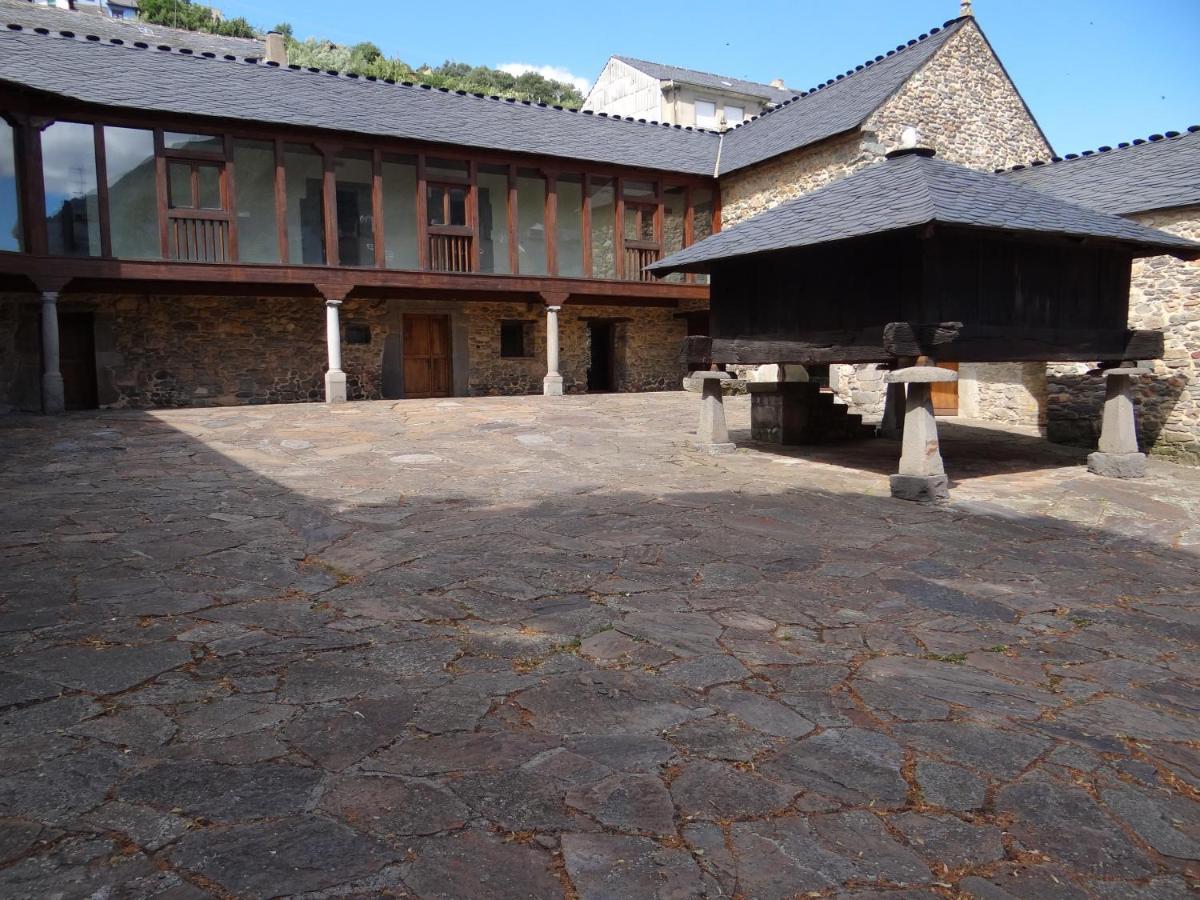 Albergue Francisco Giner De Los Rios Villablino Exterior photo